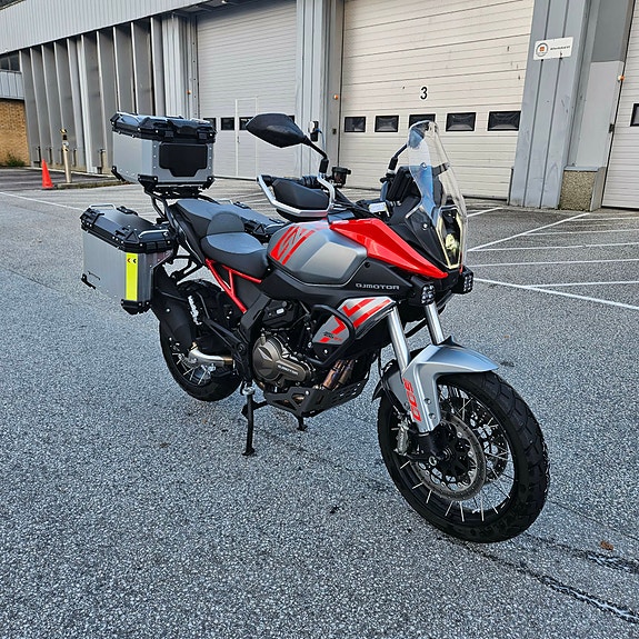 QJ Motor SRT 600SX 2 of 11
