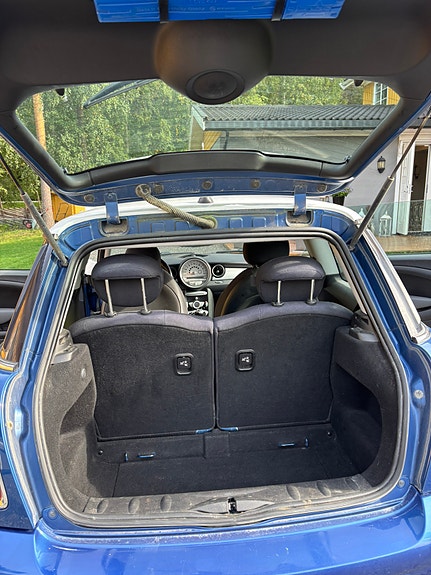 MINI Cooper 10 of 12