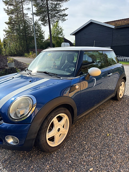 MINI Cooper 2 of 12