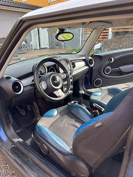 MINI Cooper 7 of 12