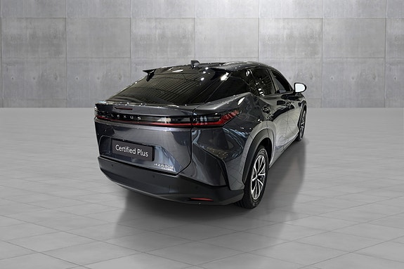 Lexus RZ450e 5 of 19