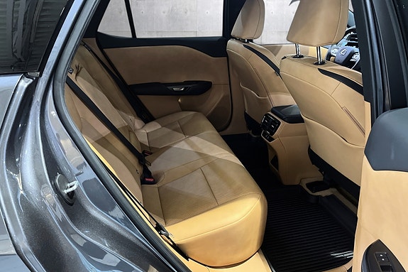 Lexus RZ450e 16 of 19