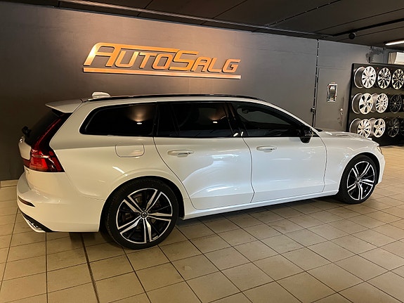 Volvo V60 8 of 30