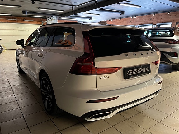 Volvo V60 12 of 30