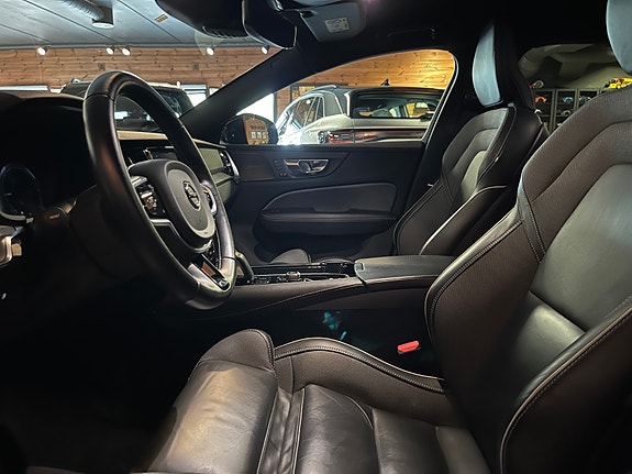 Volvo V60 20 of 30