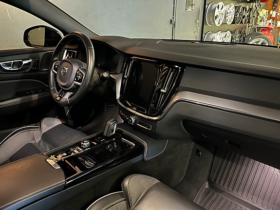 Volvo V60 25 of 30