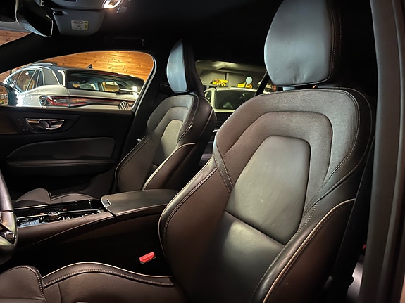 Volvo V60 21 of 30