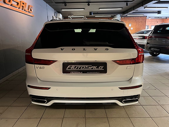 Volvo V60 11 of 30