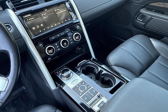 Land Rover Discovery 5 8 of 15