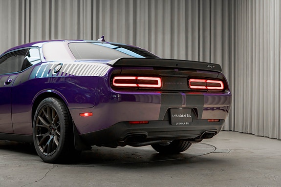 Dodge Challenger 21 of 30