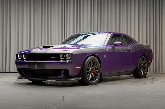 Dodge Challenger 18 of 30