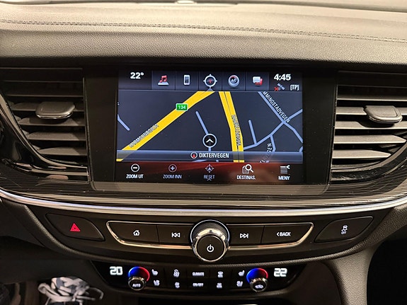Opel Insignia 21 of 30