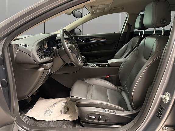 Opel Insignia 10 of 30
