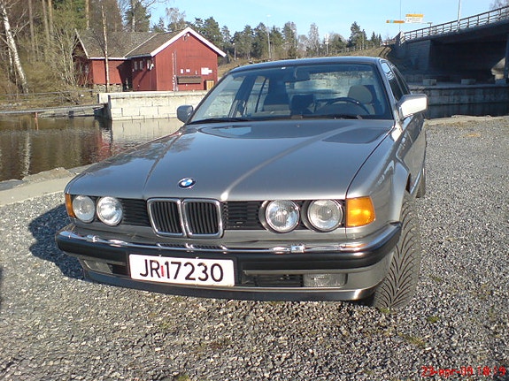 BMW 730iA 9 of 13