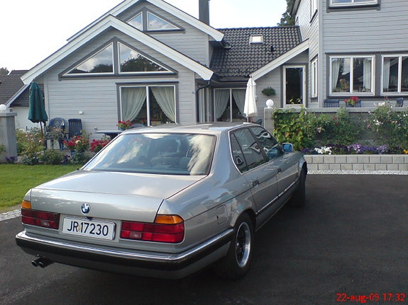 BMW 730iA 4 of 13