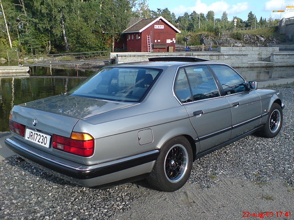BMW 730iA 2 of 13