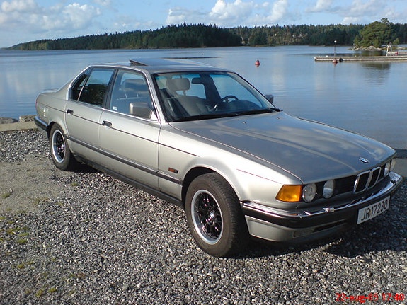 BMW 730iA 3 of 13