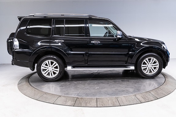 Mitsubishi Pajero 5 of 30