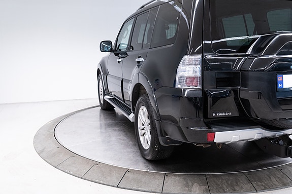 Mitsubishi Pajero 7 of 30
