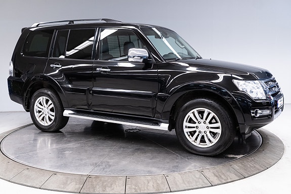 Mitsubishi Pajero 14 of 30