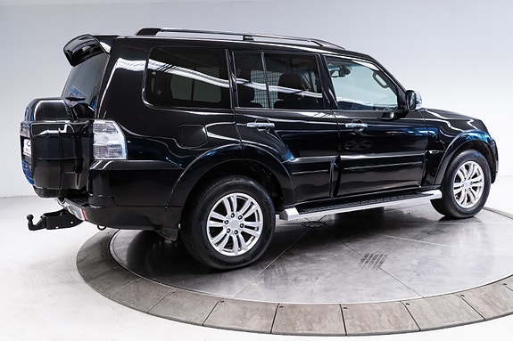 Mitsubishi Pajero 11 of 30