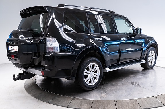 Mitsubishi Pajero 10 of 30