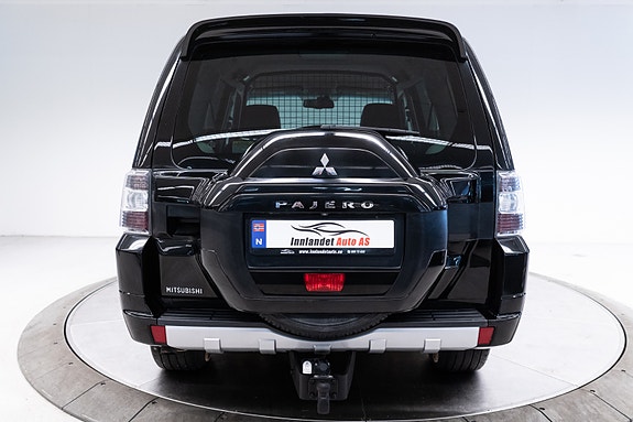 Mitsubishi Pajero 4 of 30