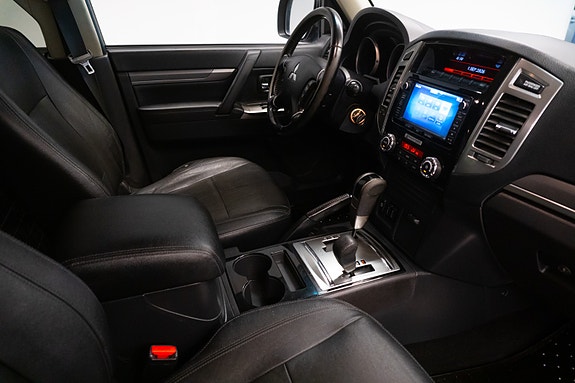 Mitsubishi Pajero 25 of 30