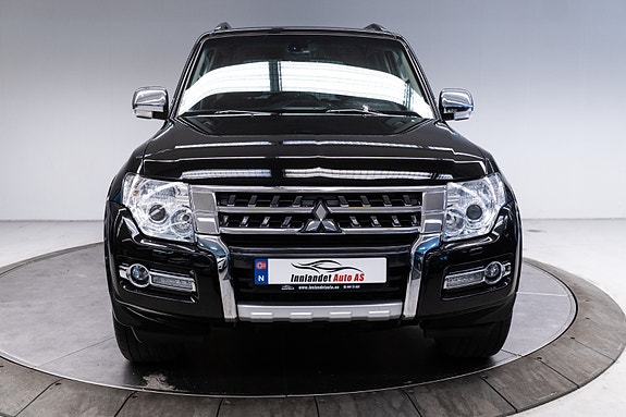 Mitsubishi Pajero 3 of 30