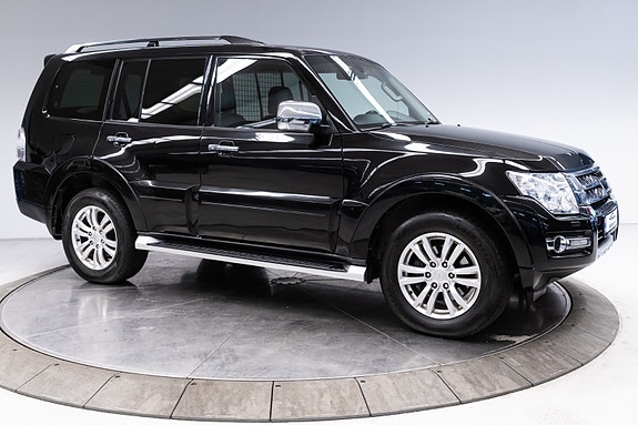 Mitsubishi Pajero 13 of 30