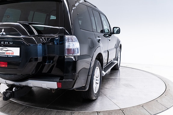 Mitsubishi Pajero 8 of 30