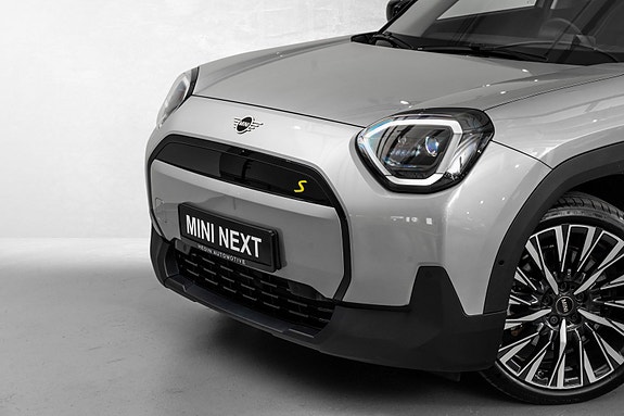 MINI Aceman SE 4 of 26