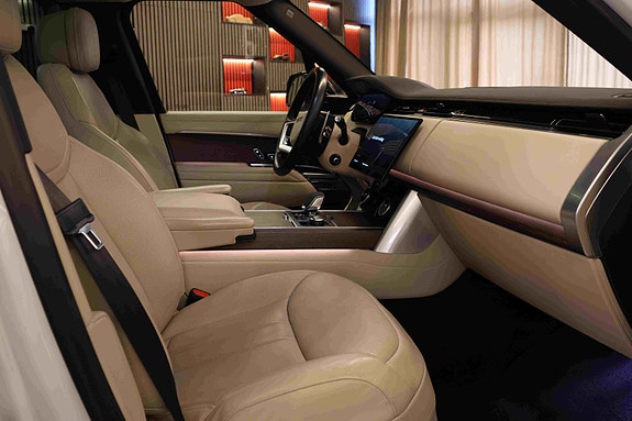 Land Rover Range Rover 13 of 30