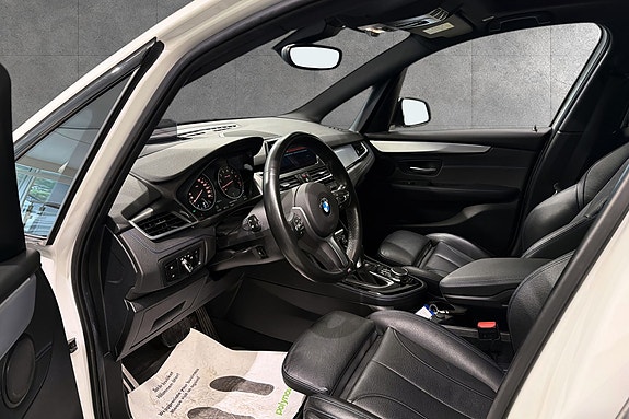 BMW 225xe 11 of 23