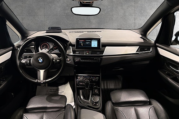 BMW 225xe 10 of 23