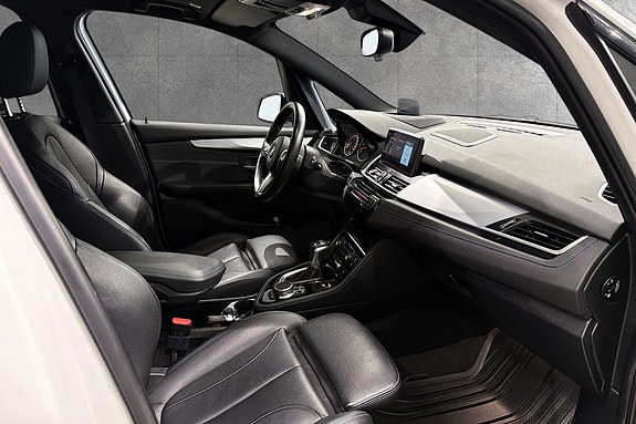 BMW 225xe 15 of 23