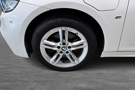 BMW 225xe 19 of 23