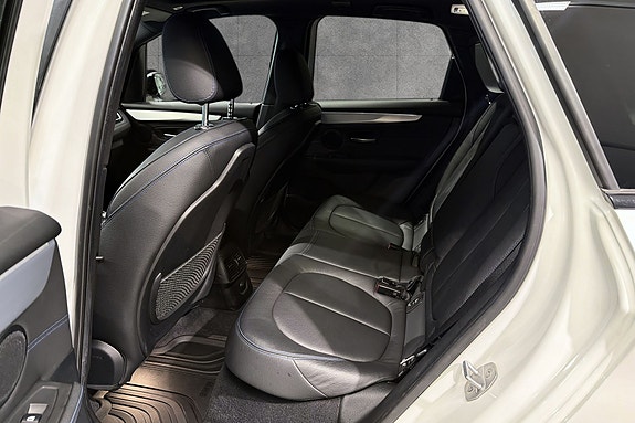 BMW 225xe 17 of 23