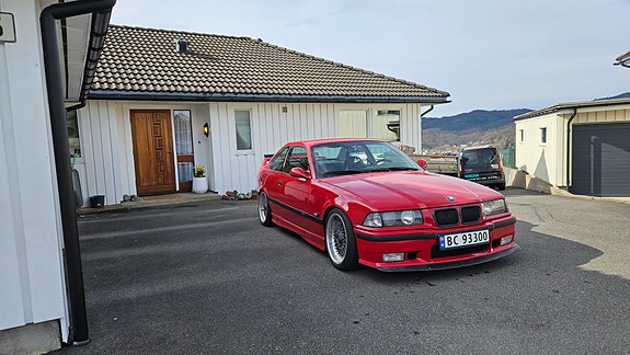 BMW M3 2 of 17