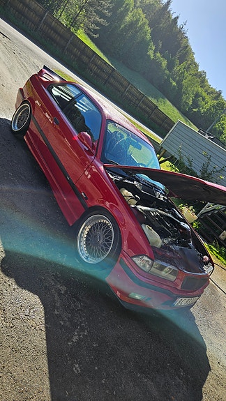 BMW M3 9 of 17
