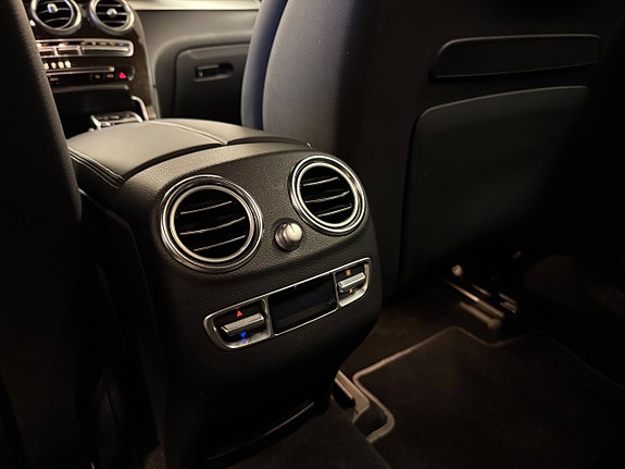 Mercedes-Benz GLC250 16 of 30