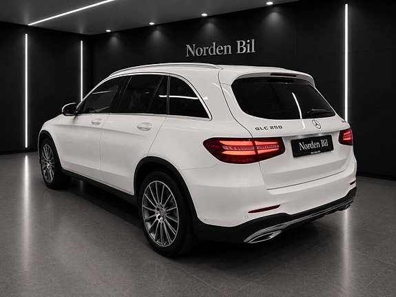 Mercedes-Benz GLC250 5 of 30