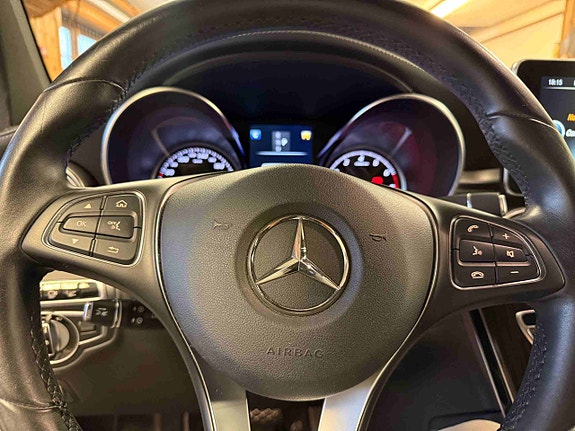 Mercedes-Benz GLC250 21 of 30