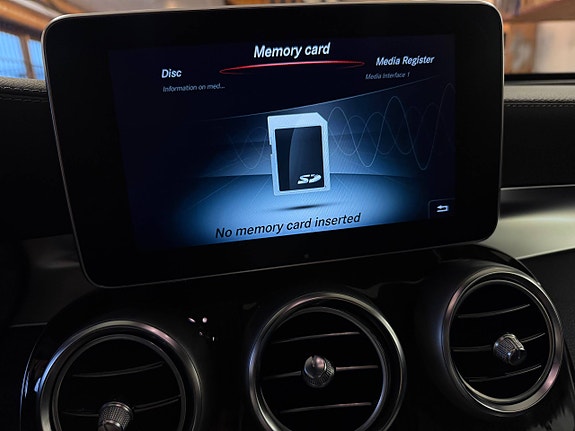 Mercedes-Benz GLC250 27 of 30