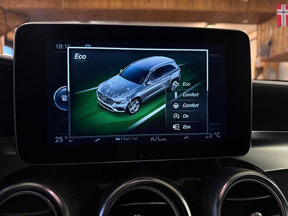 Mercedes-Benz GLC250 25 of 30