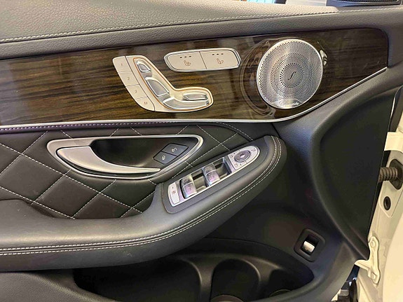 Mercedes-Benz GLC250 18 of 30