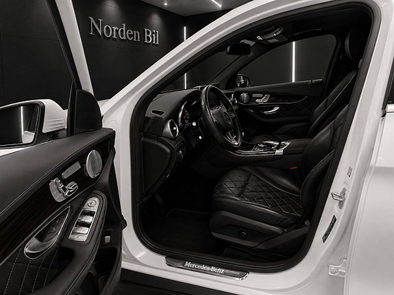 Mercedes-Benz GLC250 8 of 30