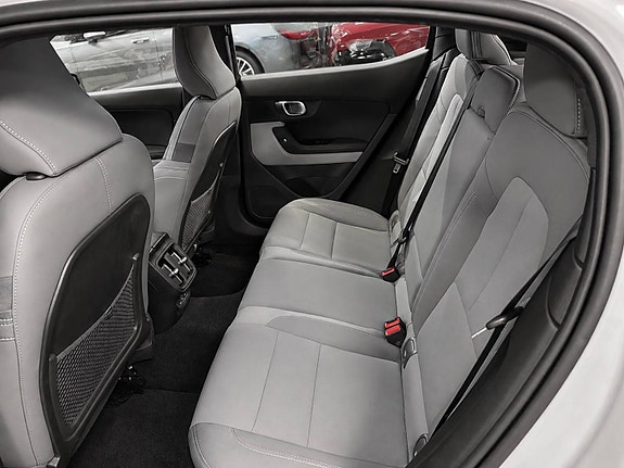 Polestar 2 4 of 30