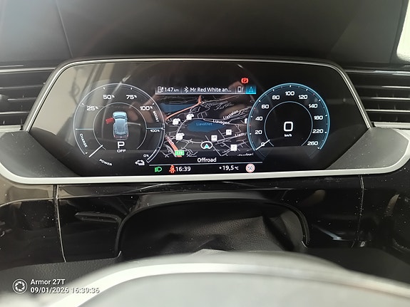 Audi e-tron 9 of 18