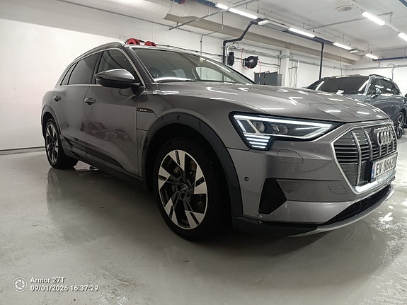 Audi e-tron 2 of 18